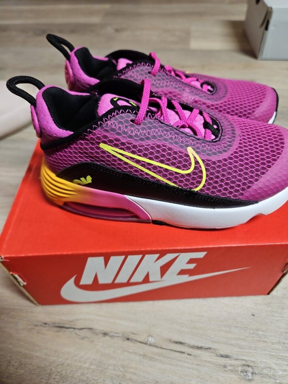 Nike Infant Air Max 2090 Hyp Sun Size 10c